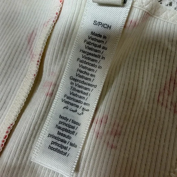 SKIMS Women's Two-Piece Heart Print Pajama Set in White and Red - Picture 4 of 6